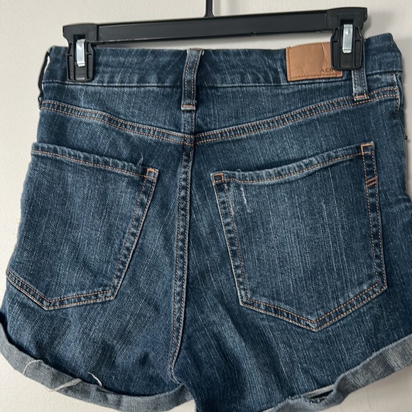 AERO denim shorts. High rise curvy MIDI-3” size 4 - Picture 4 of 6